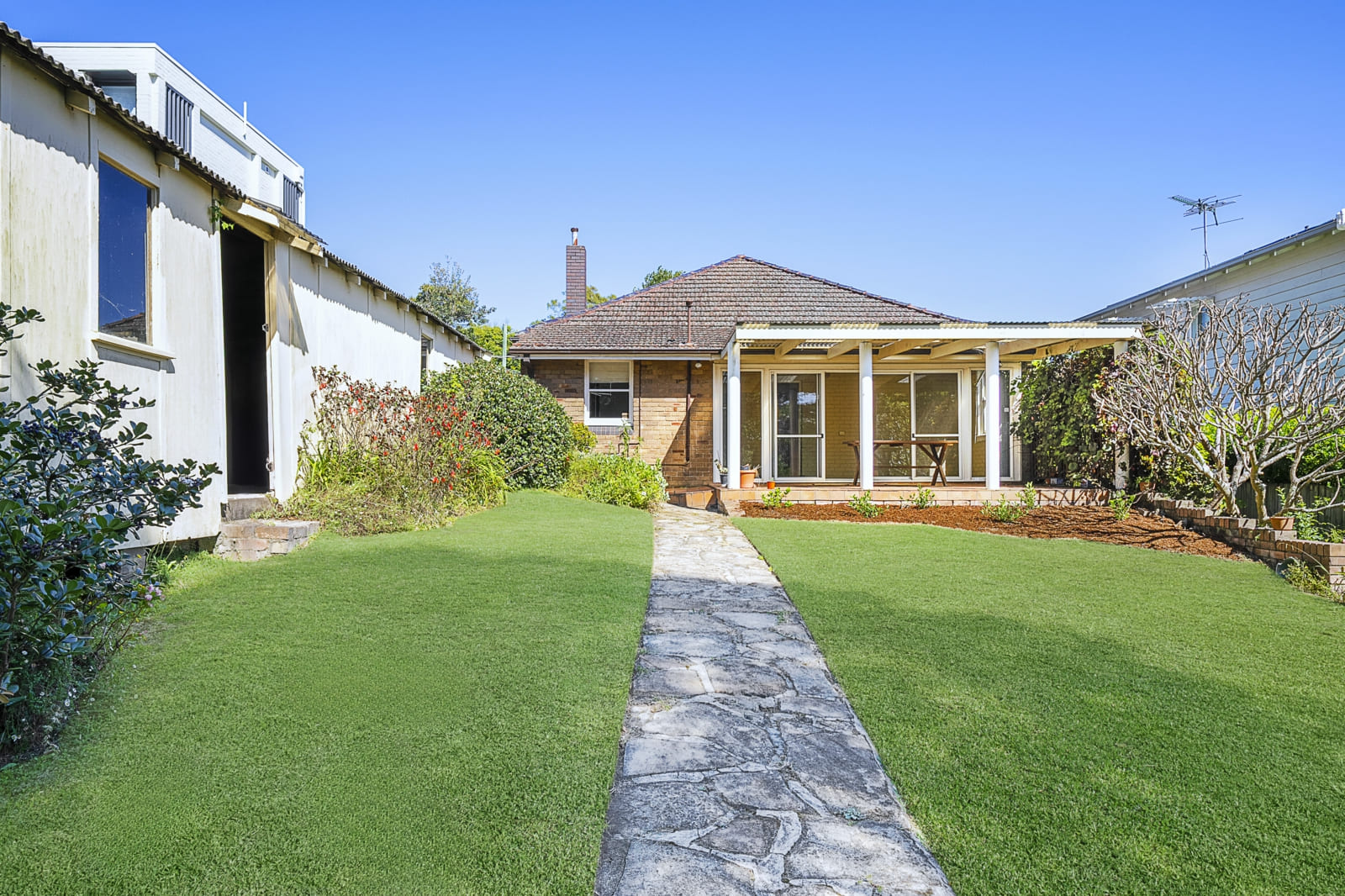 thumbnail image of 19 Innes Road GREENWICH